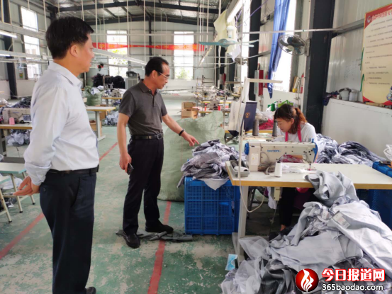 6_周口市商務(wù)局精準(zhǔn)扶貧 情系百姓819.png